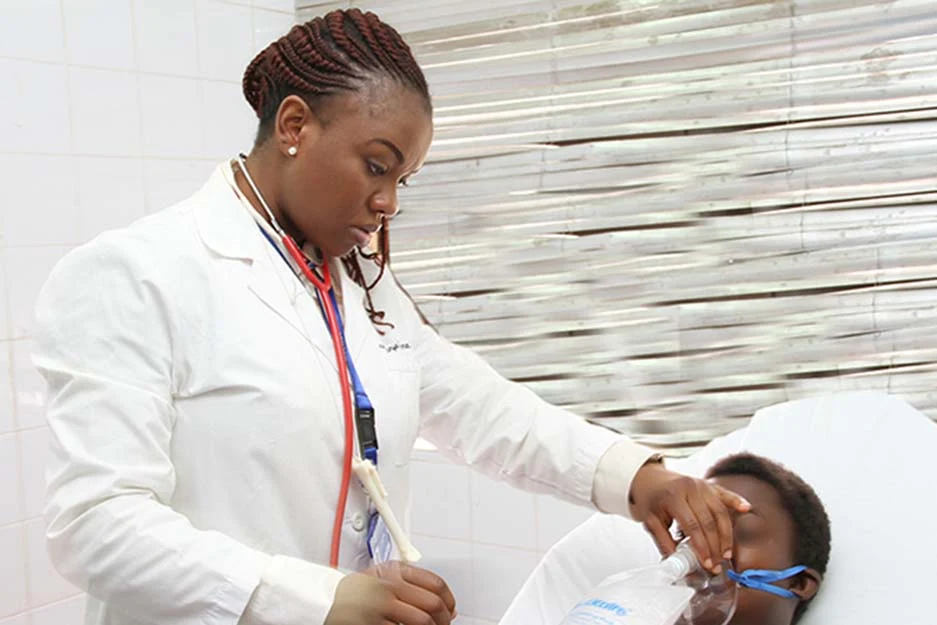 DELSUTH clinician examining a patient